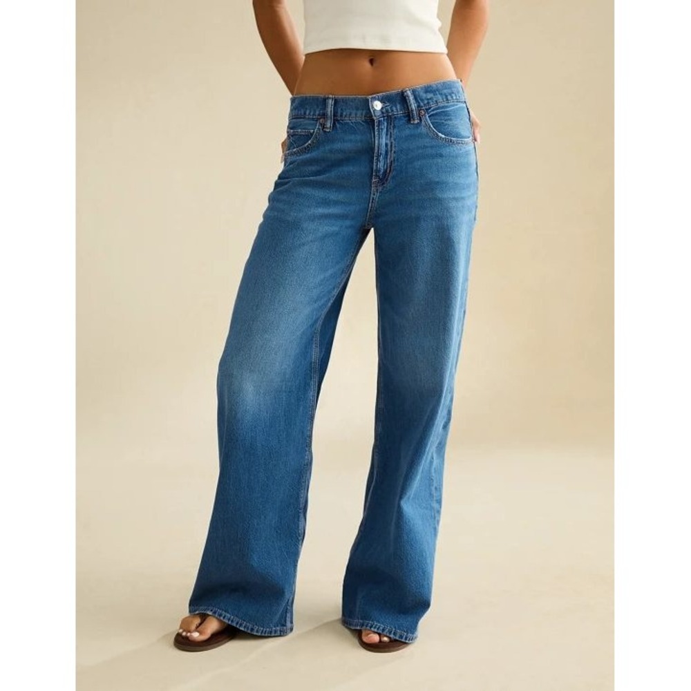 American Eagle Low-Rise Baggy Wide Leg Jeans Womens 4 Short Blue Distressed